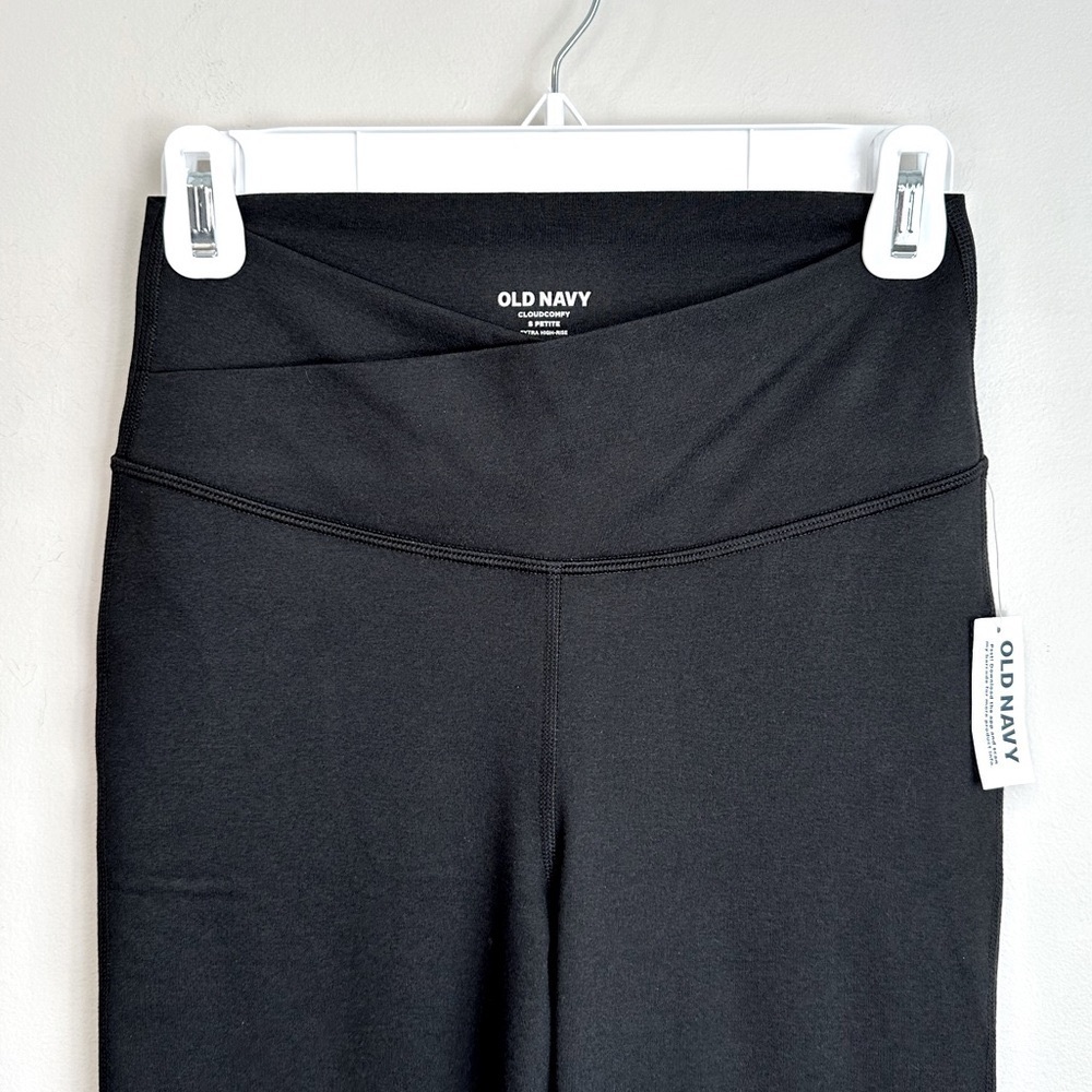 NWT Old Navy Extra High-Waisted CloudComfy Boot-Cut Leggings Black Jack Size SP - Picture 4 of 15